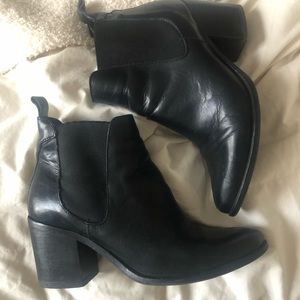 Steve Madden boots